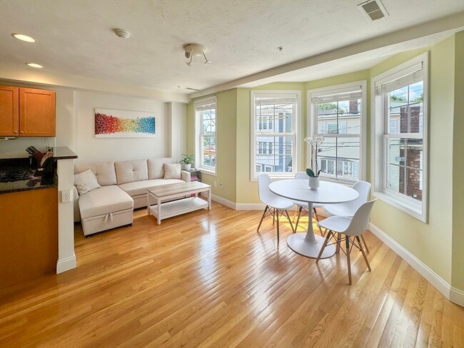 Photo - 32 Parker St Unidad 3-FURNISHED Rental