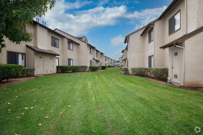 Green Space - Summer Brook Apartments