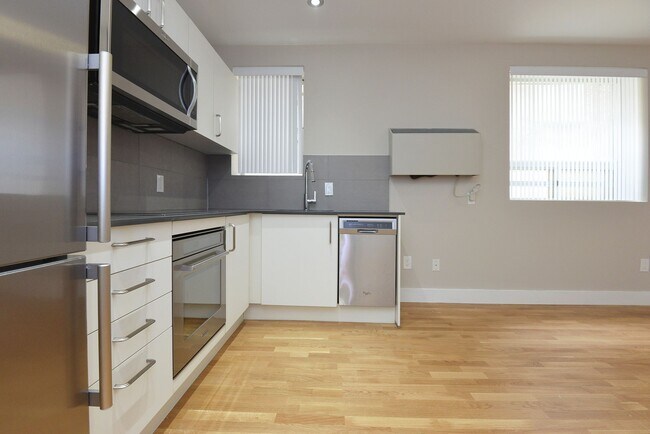 Photo - 81 Isabella Street Unit 104