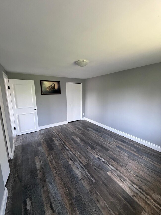 Photo - 77 Dalegrove Dr