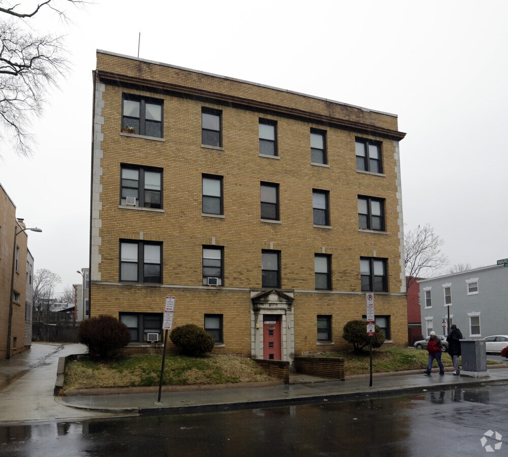 Photo - 3100 Warder St NW Apartments
