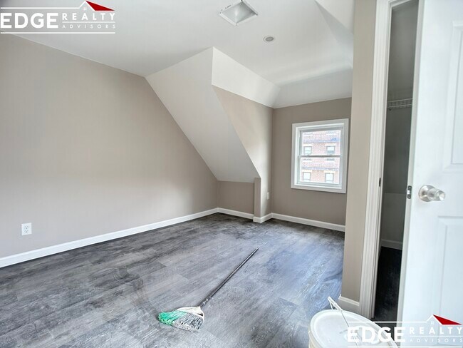16 Long Ave Unit 3