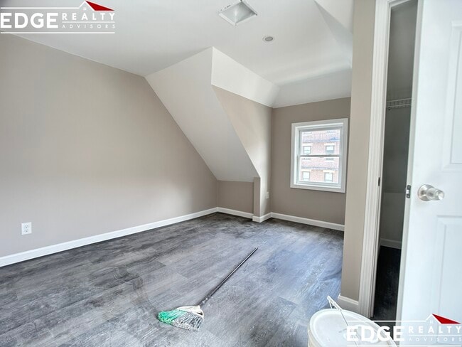 Photo - 16 Long Ave Unit 3