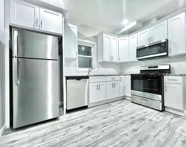 Photo - 154 Garside St Unit 154 Garside St. 2nd Fl