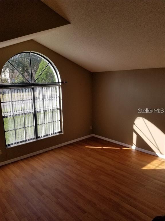 Photo - 6025 Grand Coulee Rd