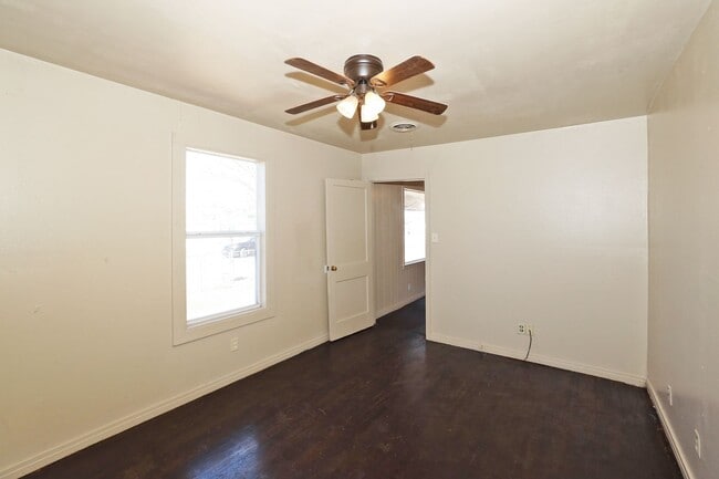 Photo - 106 N Virginia St