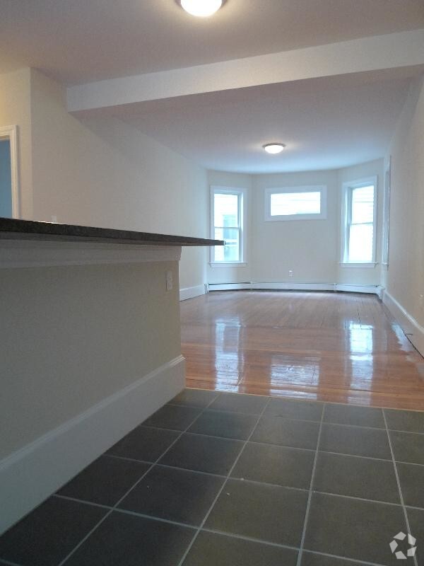 Building Photo - 12 Wensley St Unit 1 Rental