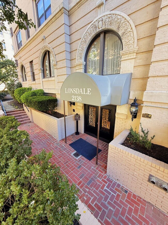 Photo - 2 Level, 2 Bedroom Hidden Gem in Dupont!