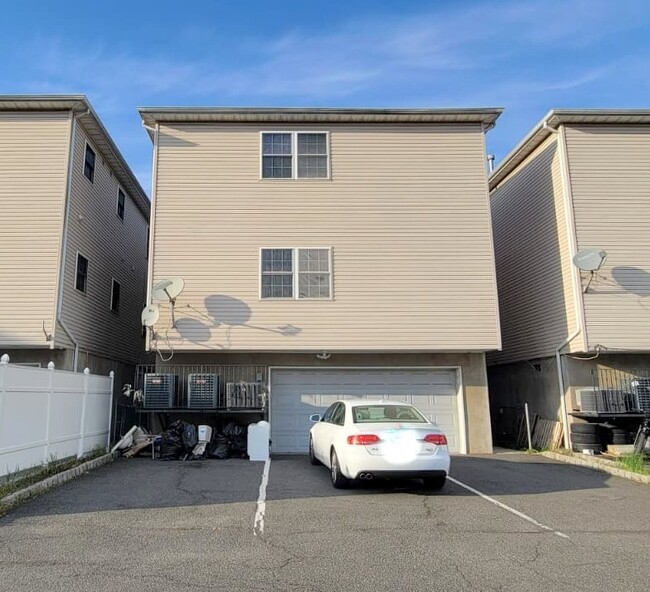 Building Photo - 175-177 Manchester Pl Unit Fl2