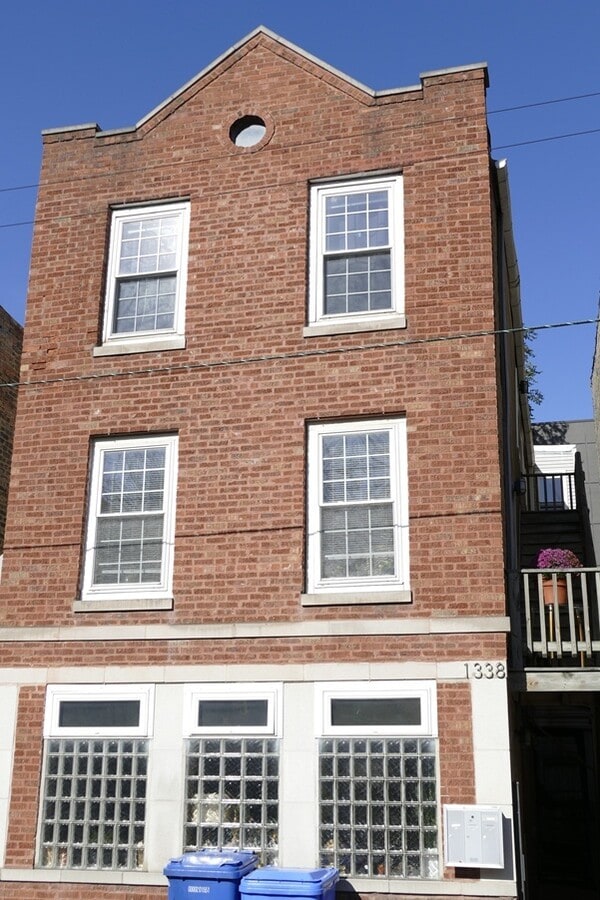 Photo - 1338 W Erie St Unit 2