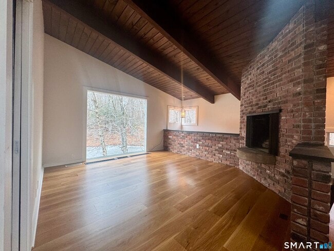 Photo - 860 Oakwood Rd