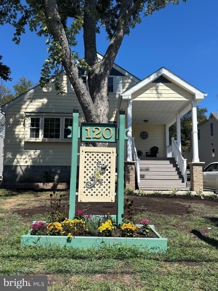 Photo - 120 Phillips Ave