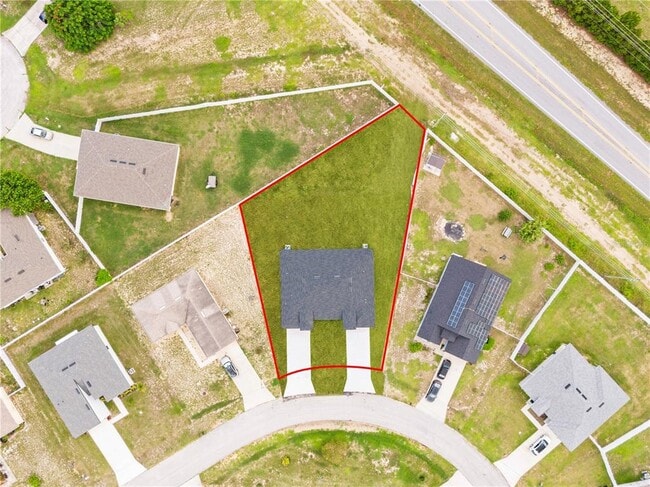 Photo - 833 Colville Dr