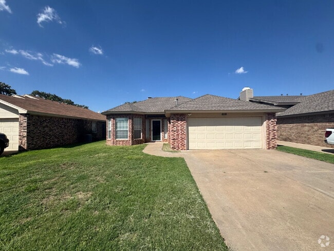 Building Photo - House Located Near Shadow Hills Golf Cours...