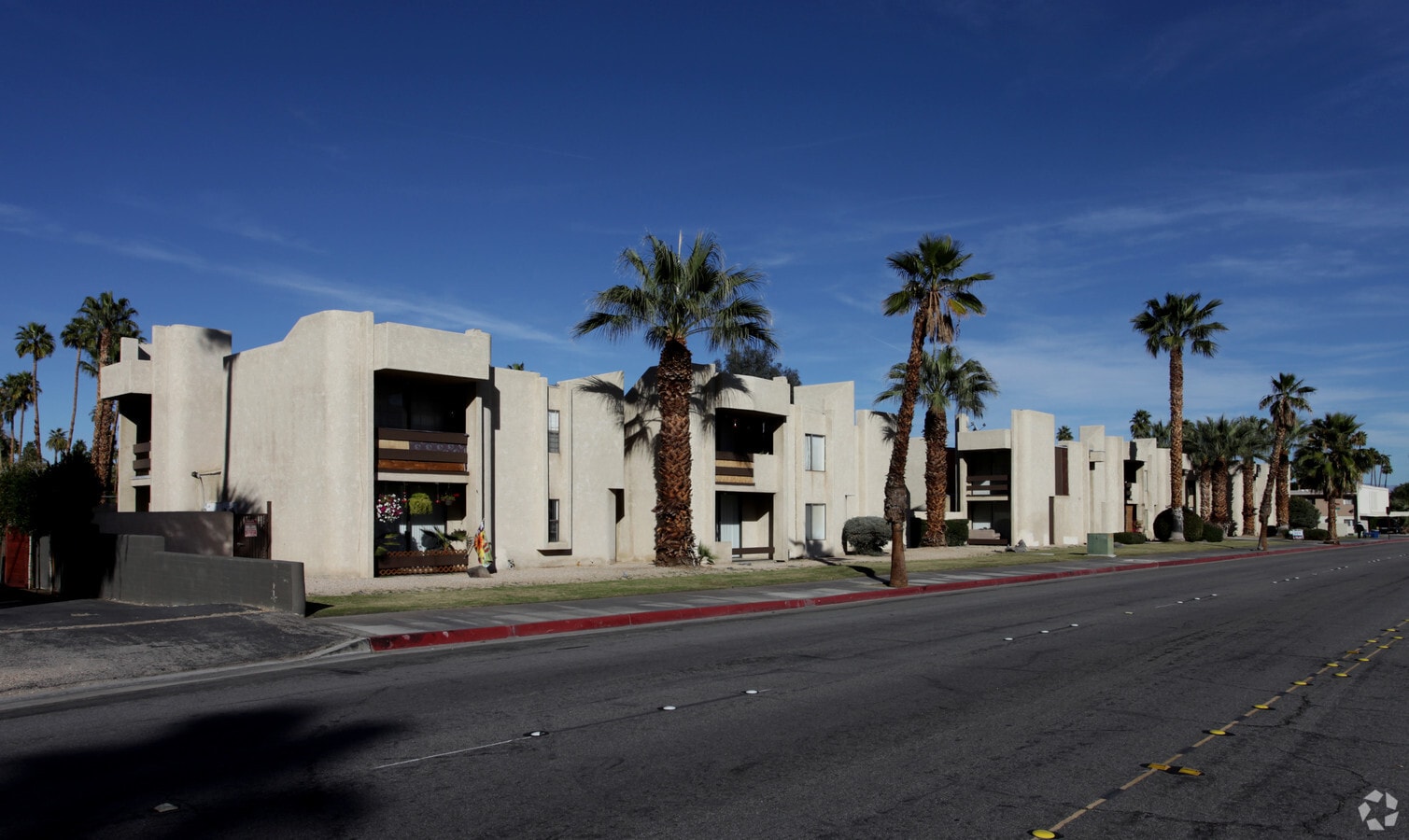 Tennis Court Apartments - Tennis Court Apartments