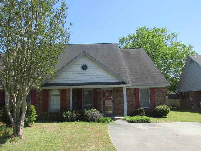 Building Photo - 2224 Preot St