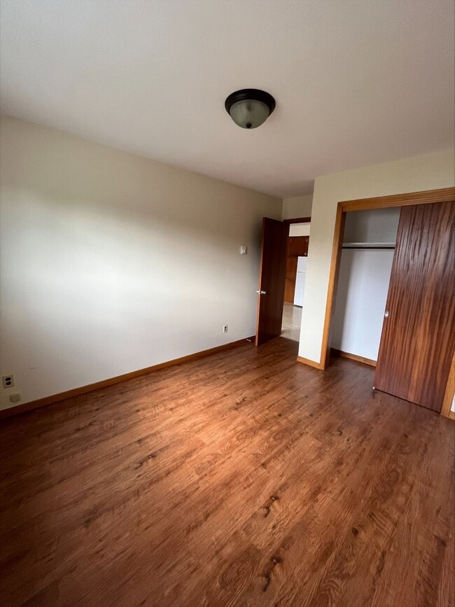 Photo - 615 Chalmers Ct Unit 16