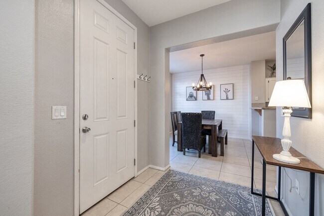 Photo - FULLY FURNISHED 2 BEDROOM CONDO IN THE NW ...