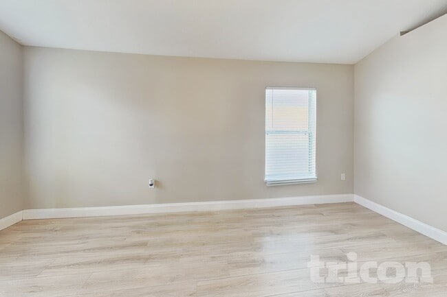 Photo - 3506 100th Ct E