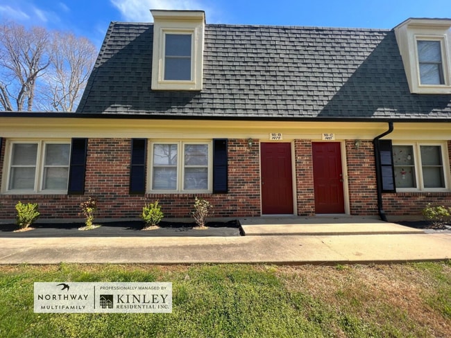 Photo - Country Club Apartments