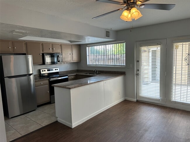 Building Photo - 12889 High Star Dr Rental