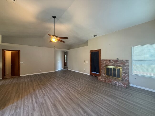 Photo - 3-bedroom, 2-bath home in Visalia, CA!