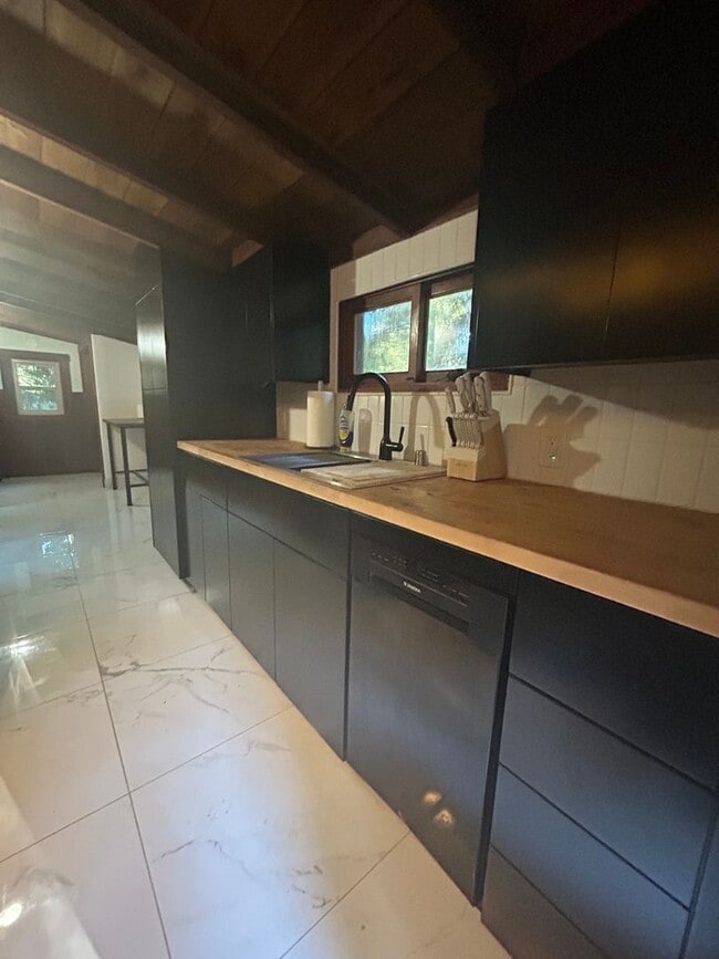 Photo - 164 Mahogany Way