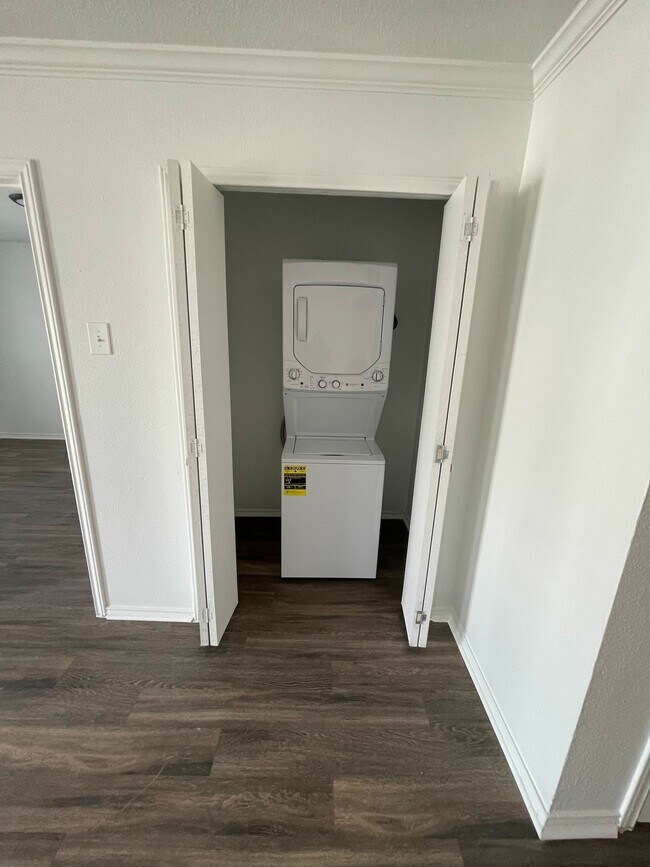 Lavadora y secadora dentro del apartamento - The Cliffside Apartments