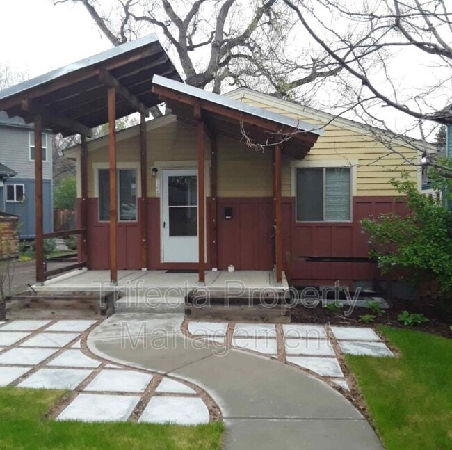 Building Photo - 716 Maple St Unit B