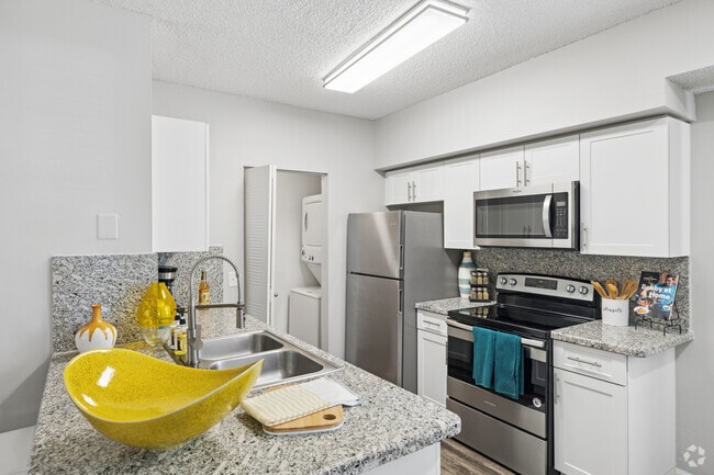 2BR, 2BA - 1165SF - Kitchen