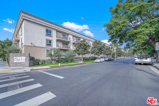 Building Photo - 141 S Clark Dr Unit 408 Rental