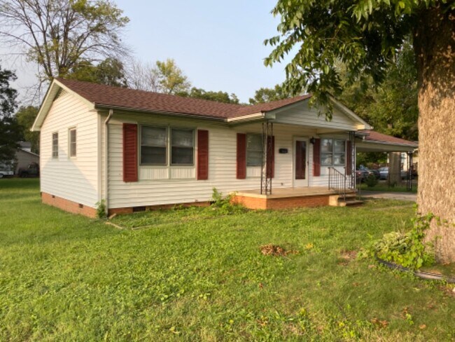 Photo - 908 Washington St