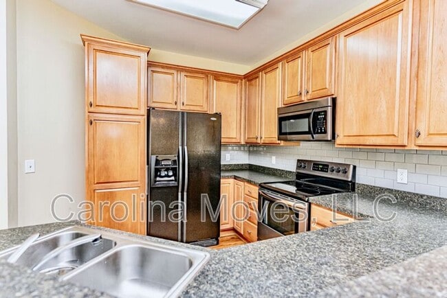 Photo - 302 Waycross Ln