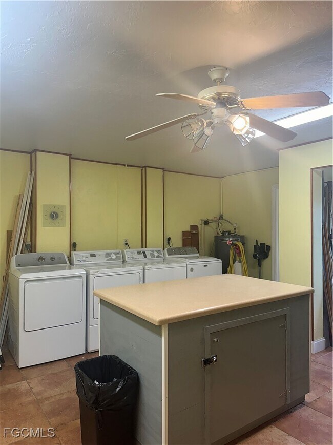 Building Photo - 4802 Tudor Dr Unit 102