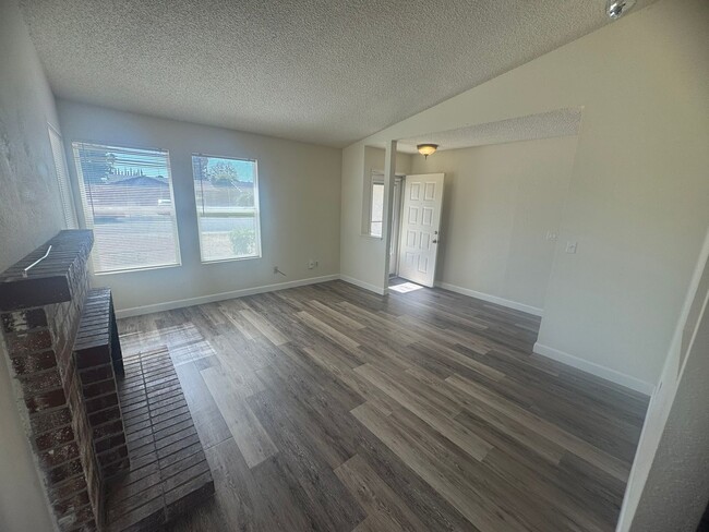 Photo - 7955 Deer Lake Dr