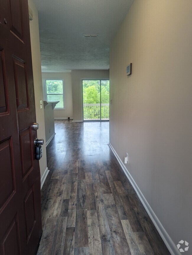 Building Photo - 6780 Willowbrook Dr Unit 5 Rental