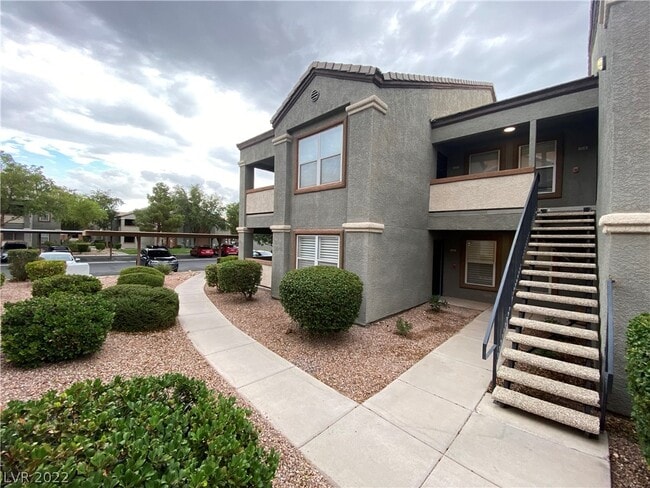 Photo - 555 E Silverado Ranch Blvd Unidad 1137 Rental