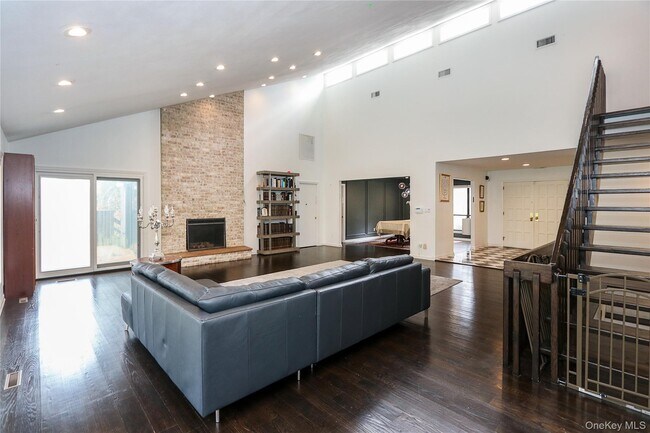 Photo - 35 Old Pond Rd