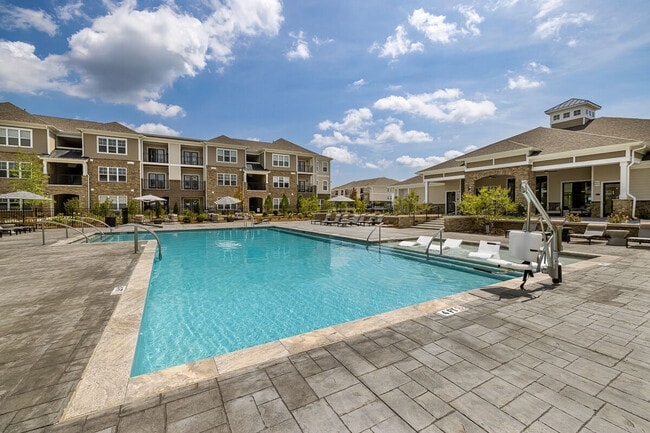 River Oaks Landing apartments — community photo