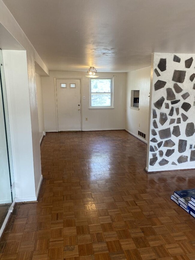 Photo - 1238 S Melville St
