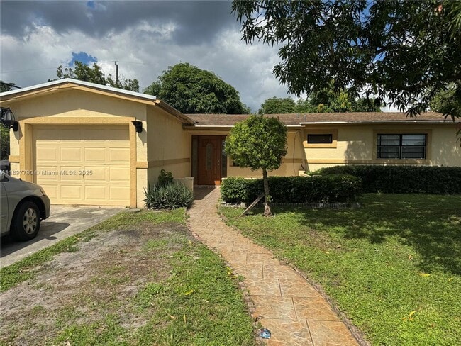 Building Photo - 3491 NW 33rd Ct Unit 0