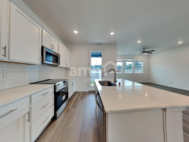 Photo - 5140 Turnstone St SE