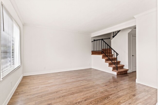 Photo - 4905 Bridgepointe Pl