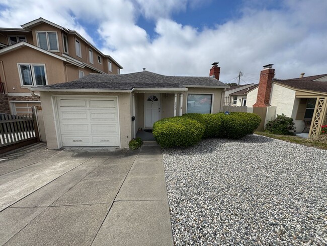 Charming 2-Bedroom Bungalow for Rent Near ... - Charming 2-Bedroom Bungalow for Rent Near ... Casa