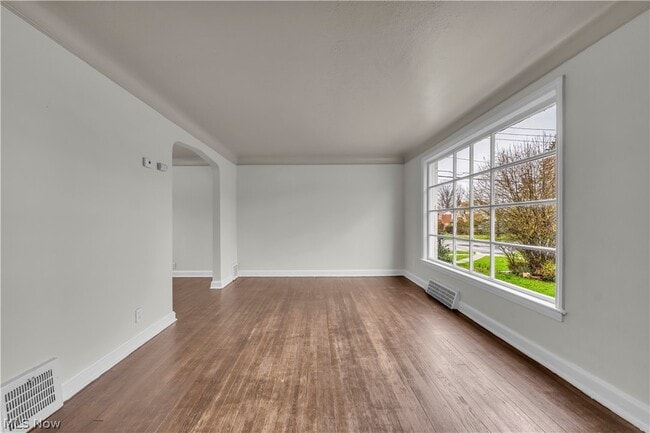 Photo - 21206 Hillgrove Ave