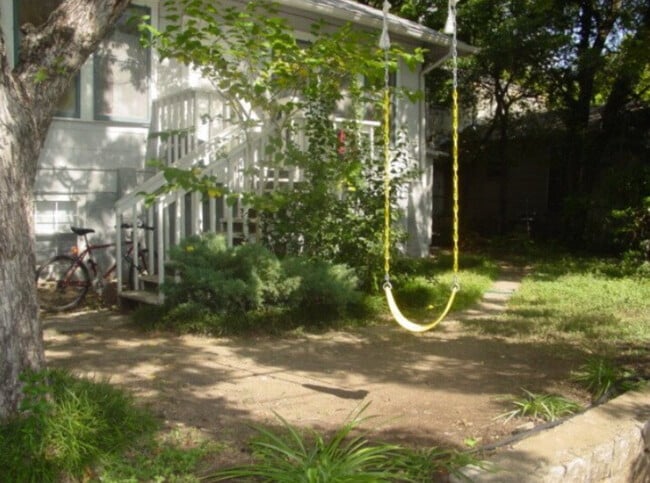 Photo - 1107 W 22nd St