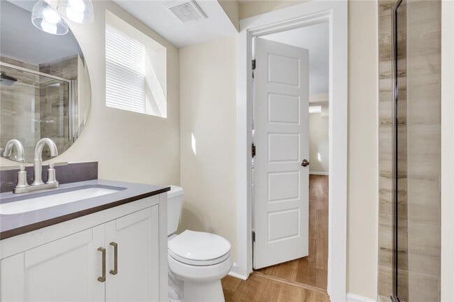 Photo - 998 Mayson Turner Rd NW