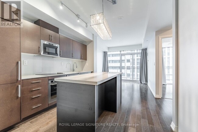 Photo - 460 Adelaide St E Unit 1802