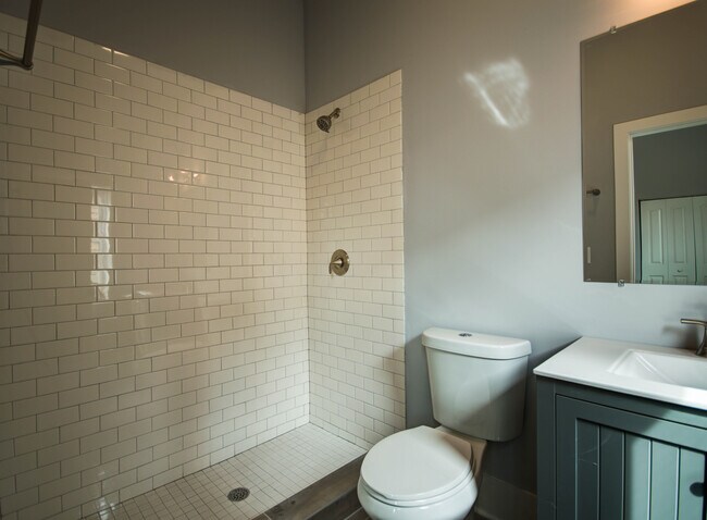 Photo - 1750 W 21st Pl Unit 2