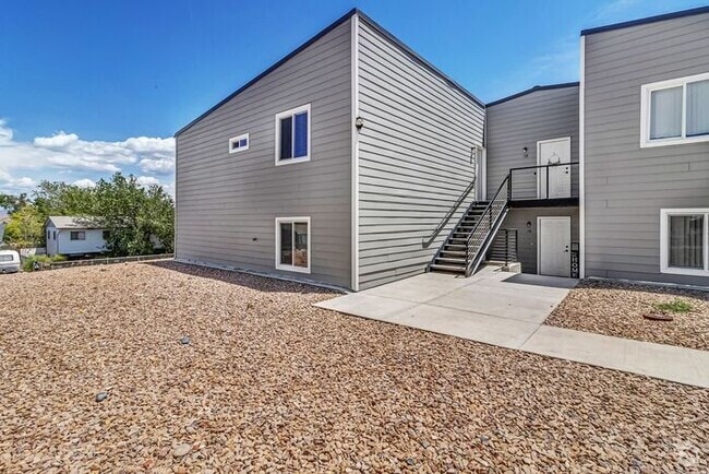 Building Photo - 2-Bedroom Retreat Near the City Edge Rental